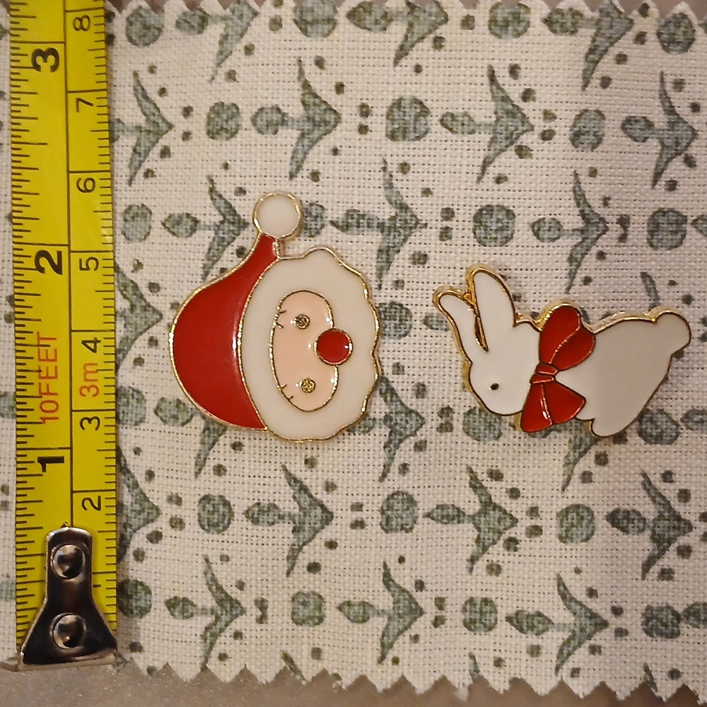 5/$25 NWOT Festive Santa and Bunny Christmas Enamel Pin Set - Picture 2 of 3
